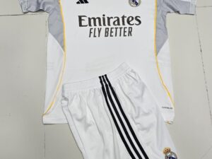 Real Madrid Local 25/26 (Replica AAA)