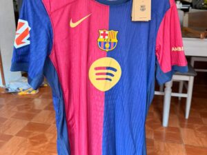 PROMOCION !!!! Barcelona local 24/25 Tallas disponible M,  Dorsal raphinha